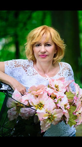 Alina (66) aus Leslau auf www.partnervermittlung-frauen-aus-polen.de (Kenn-Nr.: x55610)